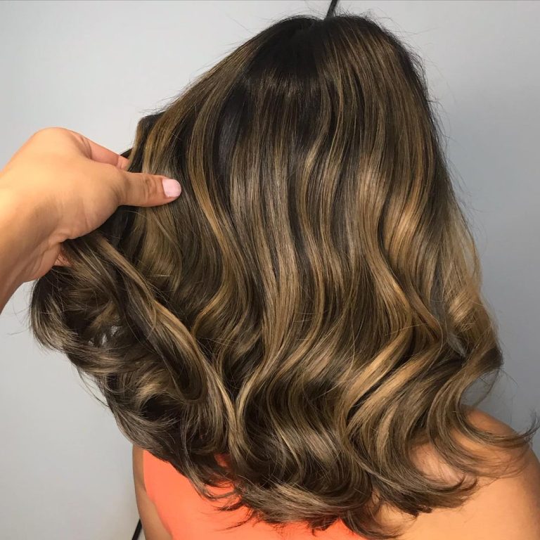 Loiro mel escuro: 80 fotos e dicas para você ter um cabelo lindo