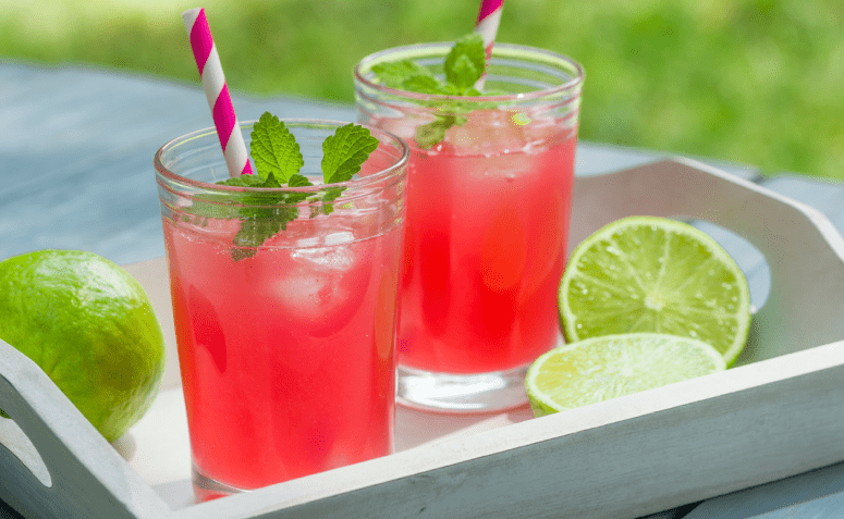 10 receitas de pink lemonade que vão refrescar os seus dias