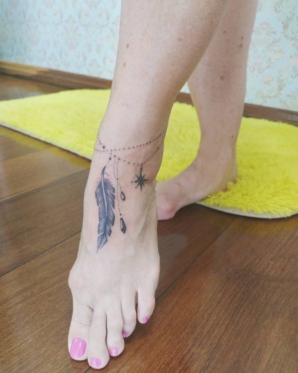 Tatuagem tornozeleira: 40 ideias diferentes para inspirar a sua nova arte