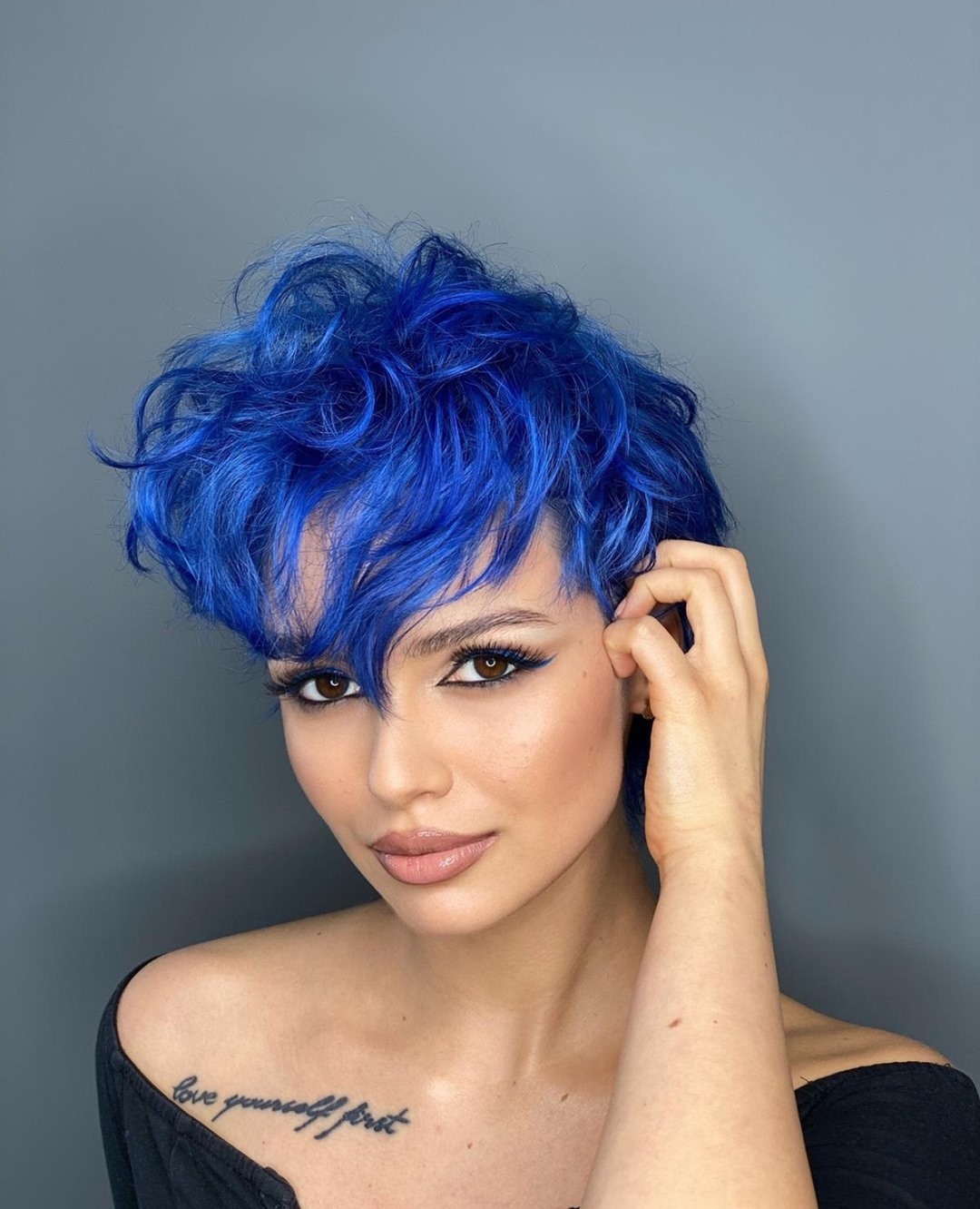 Cabelo chanel azul