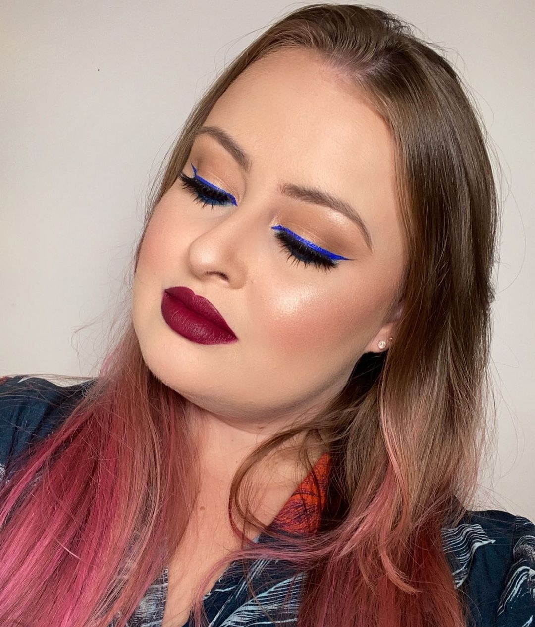 delineador azul