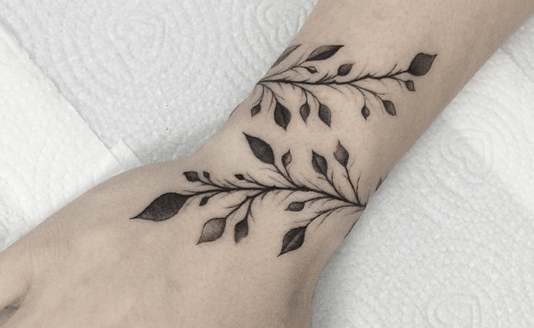 30 ideias delicadas de tatuagem de ramo para quem ama botânica