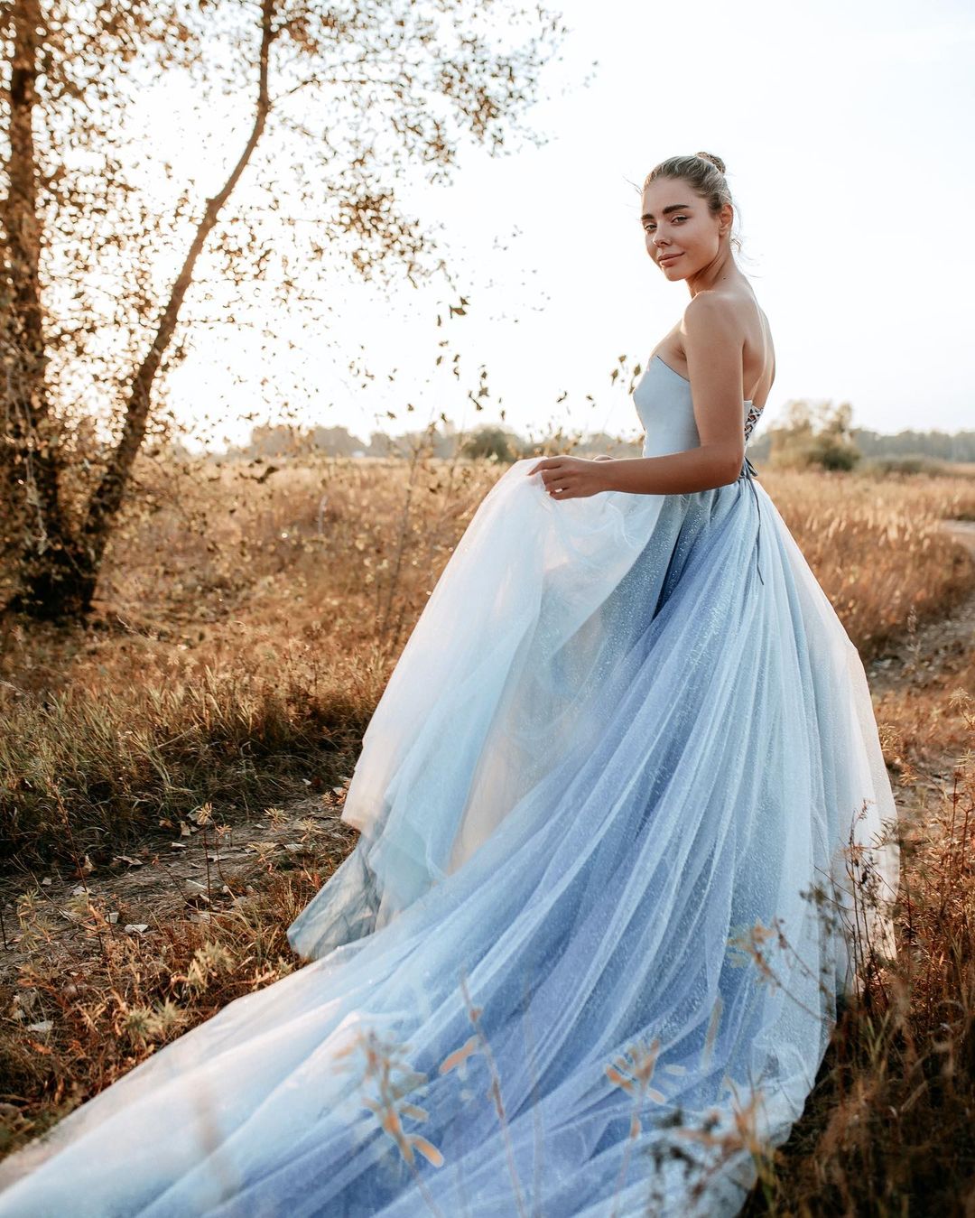 Vestido de noiva azul significado + 45 modelos deslumbrantes [FOTOS]