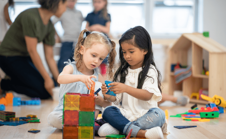 O que é o método Montessori e como funciona sua pedagogia libertadora