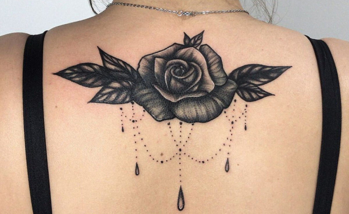 Featured image of post The Best 28 Tatuagem Nas Costa Feminina Flor