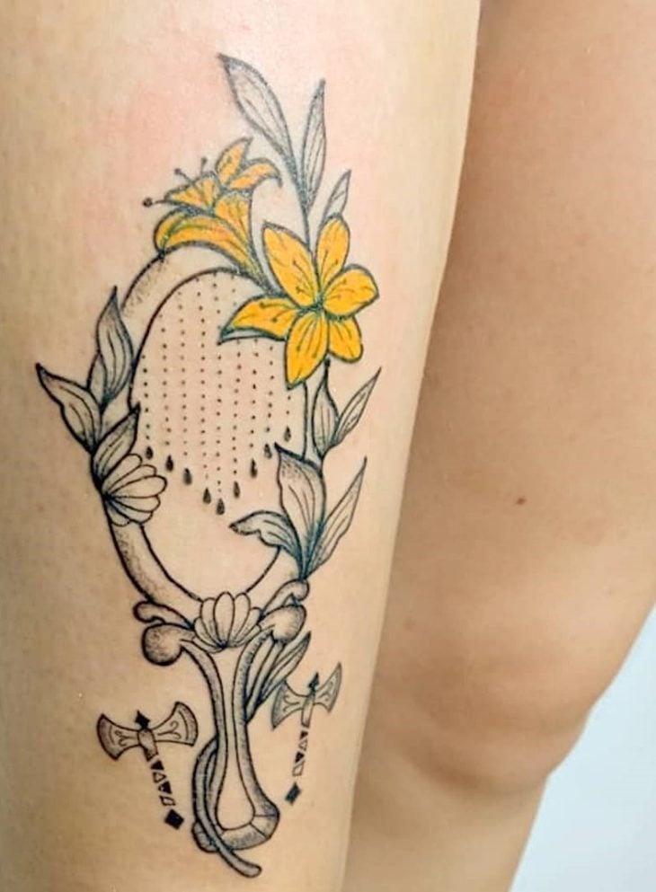 Tatuagem de Oxum: 30 ideias para homenagear a deusa do amor