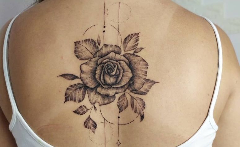 50 ideias de tatuagem feminina grande para mulheres de atitude