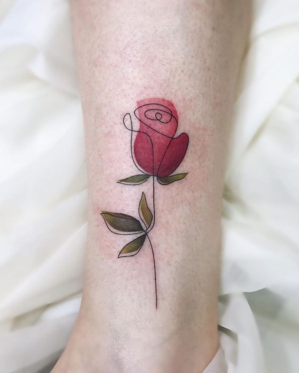 Tatuagem de rosa pequena: 90 ideias delicadas para marcar na pele