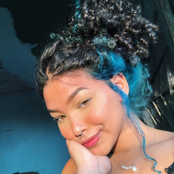 Cabelo cacheado pintado: 50 fotos que vão te convencer a mudar o visual