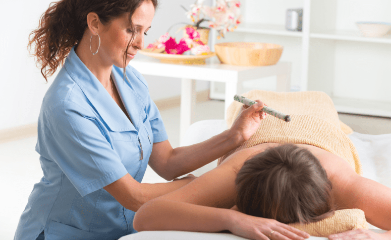 Moxabustão: técnica terapêutica que estimula pontos da acupuntura