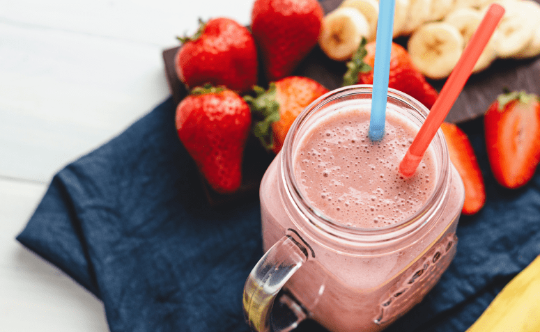 10 receitas deliciosas de smoothies para lanches mais refrescantes