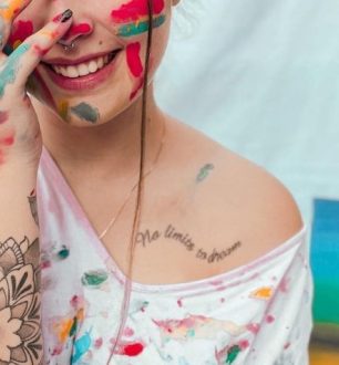 50 ideias de tatuagem de frases no ombro para eternizar sua essência