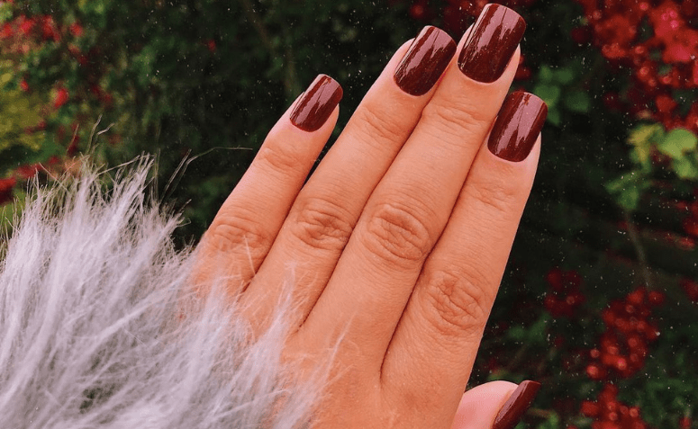 30 fotos de unhas vinho perfeitas para quem quer elegância