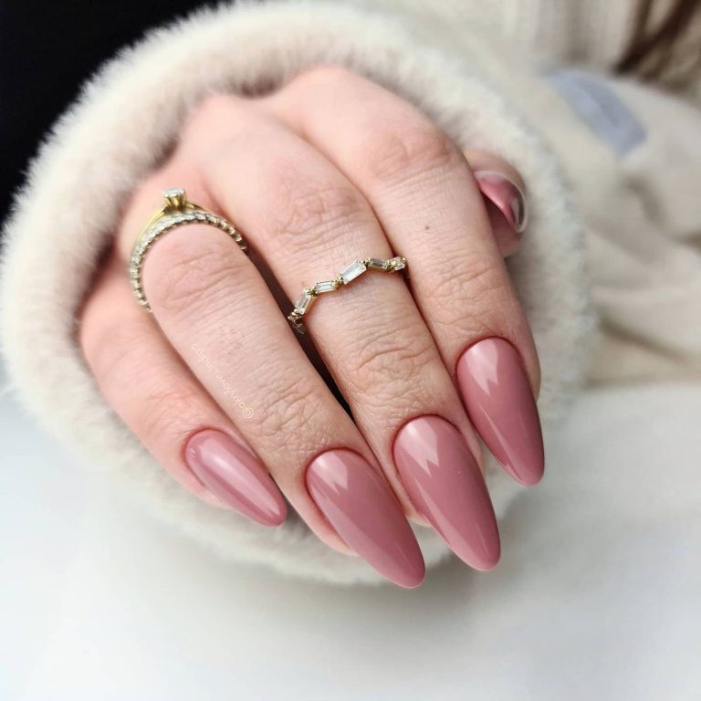 Unhas encapsuladas delicadas: 50 ideias para você arrasar no nail design