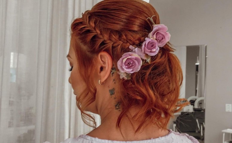 Penteado de cabelo curto para madrinha: inspirações lindas para arrasar