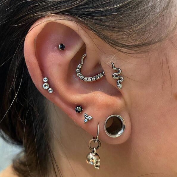 Furos na orelha: conheça tipos, cuidados   80 modelos [FOTOS]