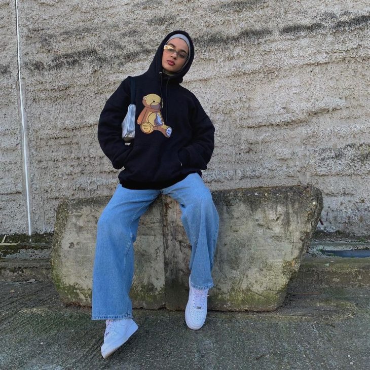 Streetwear feminino o que é + 50 looks incríveis [FOTOS]