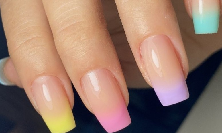 35 fotos de unhas baby color para esbanjar cor e diversão