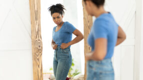 Conheça as causas da flacidez na barriga e quais são os tratamentos