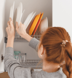 Saiba como organizar armário de cozinha de forma fácil e funcional