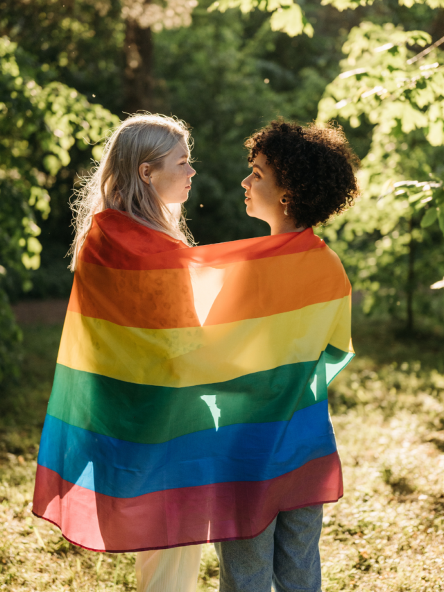 10 maneiras de apoiar o movimento LGBTQIA+ o ano todo