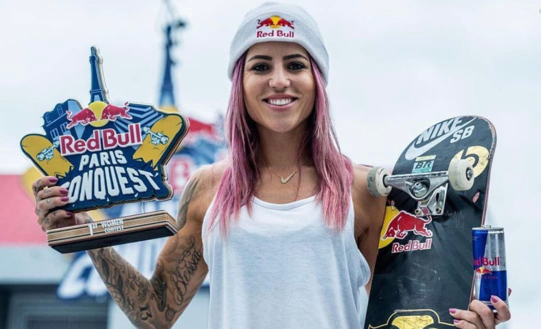 O talento e originalidade de Leticia Bufoni no skate feminino