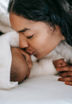 Guia de cuidados com a mãe e o bebê nos primeiros dias de vida