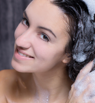 Shampoo detox retira as impurezas do couro cabeludo sem agredir os fios