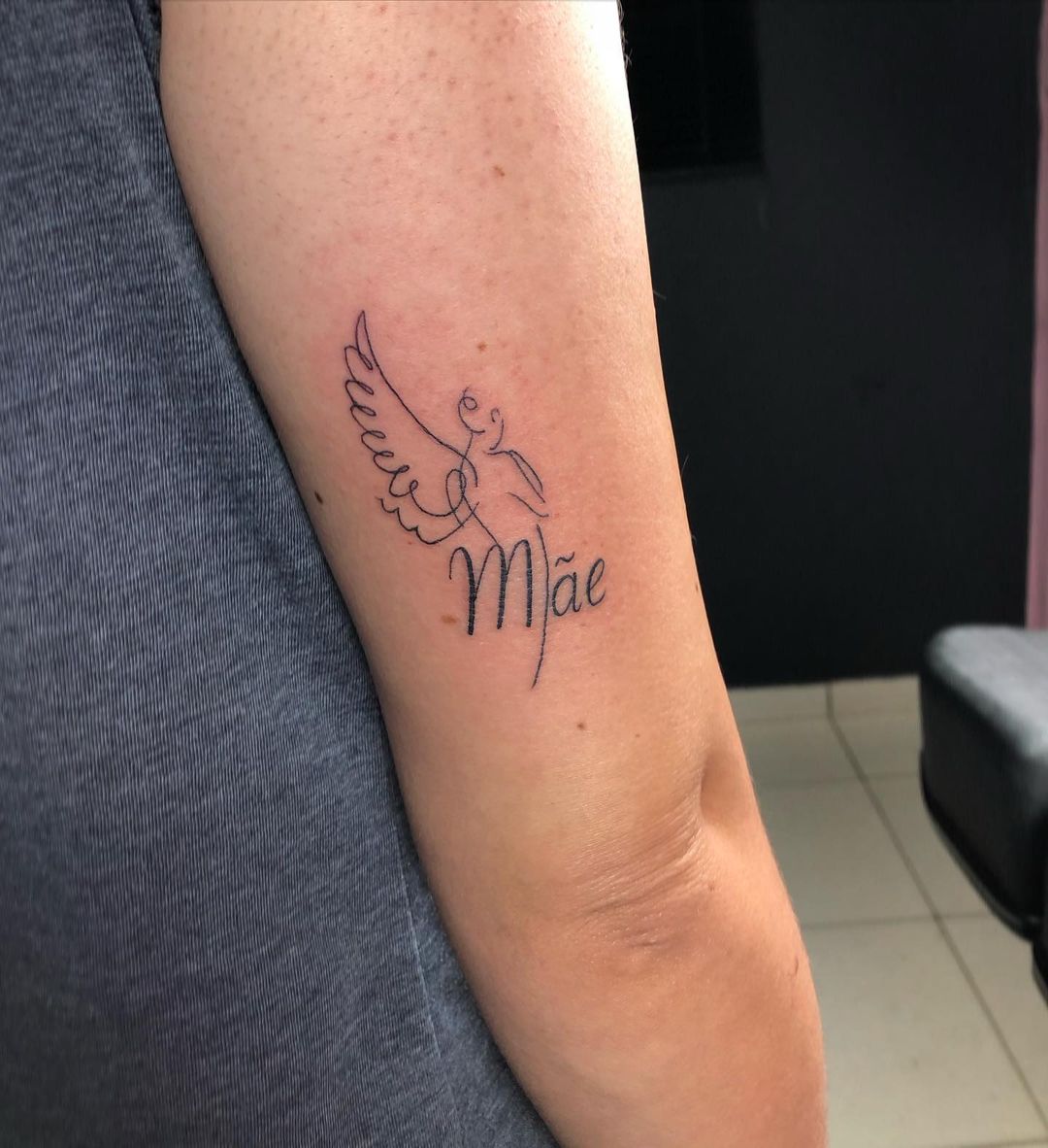 Tatuagem homenagem a mãe: 20 ideias incríveis para fazer bonito