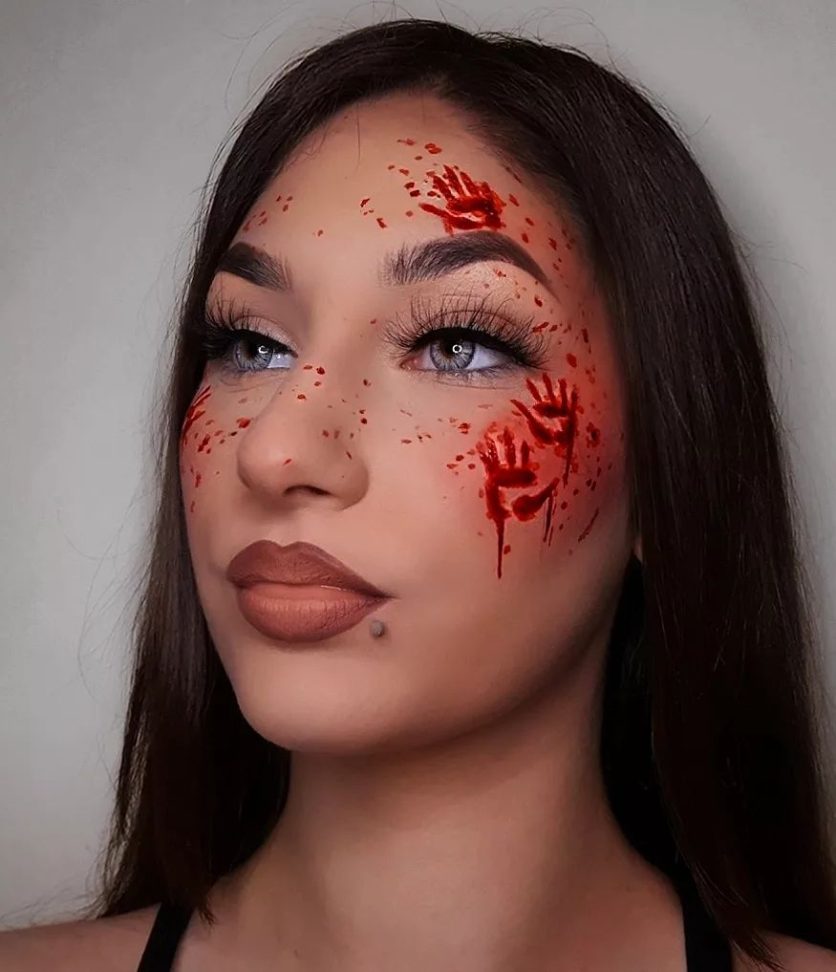 maquiagem de halloween com sangue
