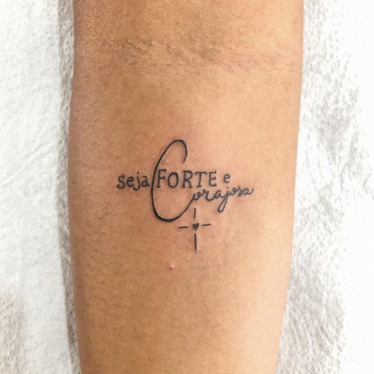 Tatuagem seja forte e corajosa: 30 ideias lindas para se inspirar
