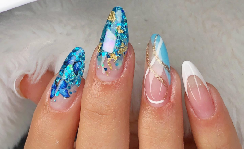 55 inspirações de unha em gel azul:  entre borboletas, ondas  e alegrias