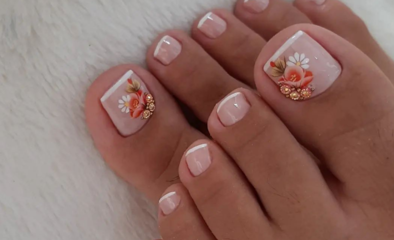 35 ideias de unhas do pé decoradas com flores que vão te deixar satisfeita