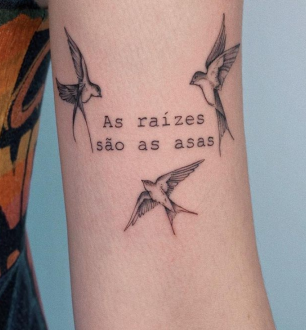 200 frases para tatuagem: a pele como página de expressão