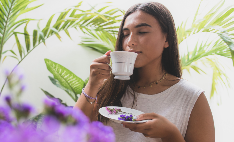 Chás para aumentar o desejo feminino: prazeres, aromas e sabores