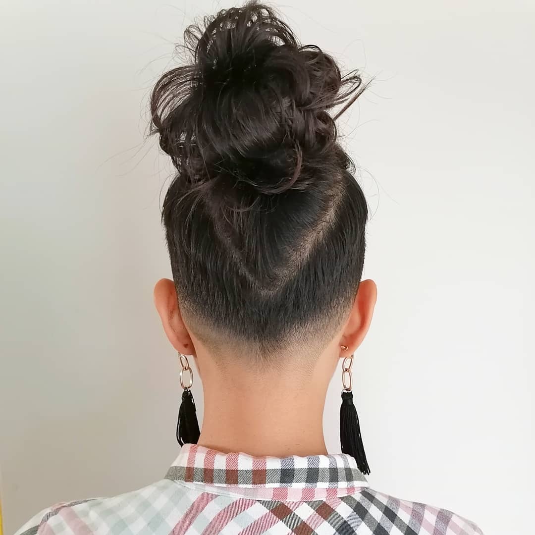 Corte Moica Feminino: 20 Penteados Para Se Inspirar e Ter um Visual Estiloso 14 undercut feminino 12