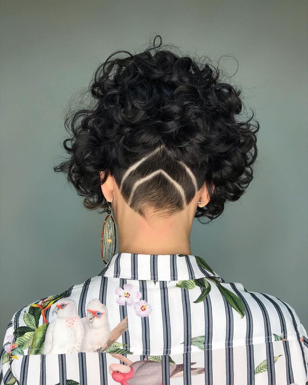 Undercut feminino: 50 fotos e tutoriais para repaginar o visual