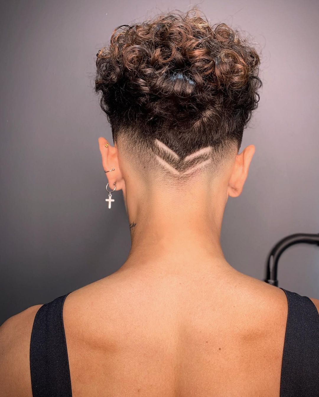Undercut feminino: 50 fotos e tutoriais para repaginar o visual