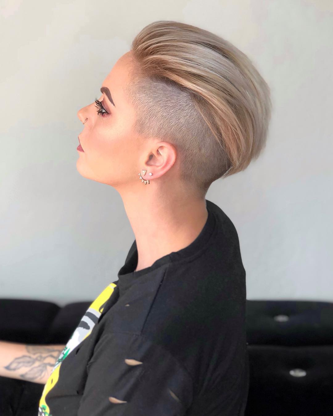 Undercut feminino: 50 fotos e tutoriais para repaginar o visual