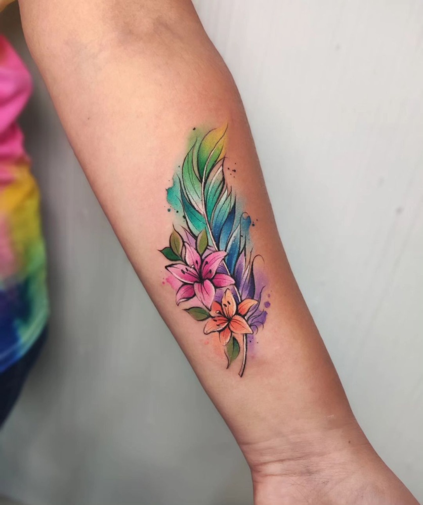 tatuagem de flores no braço