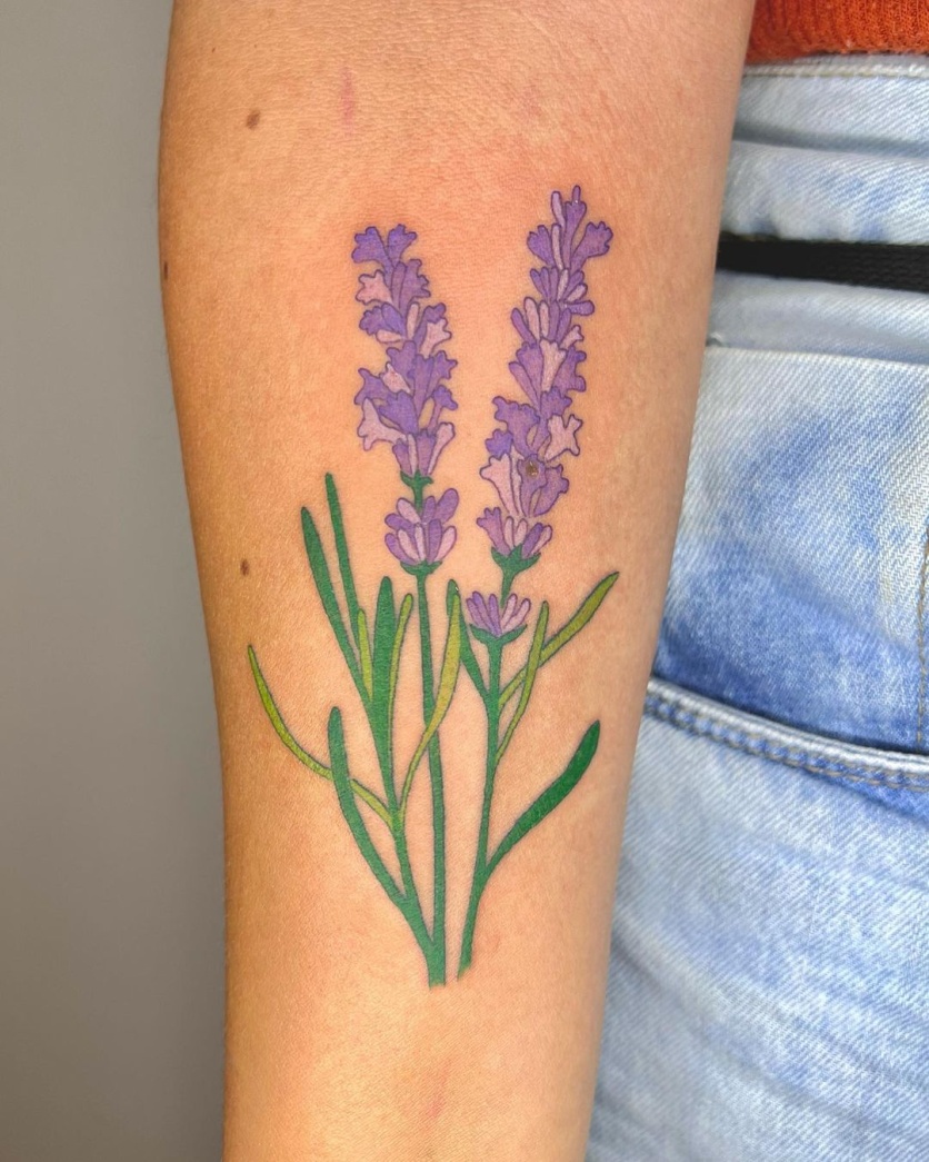 tatuagem de flores no braço