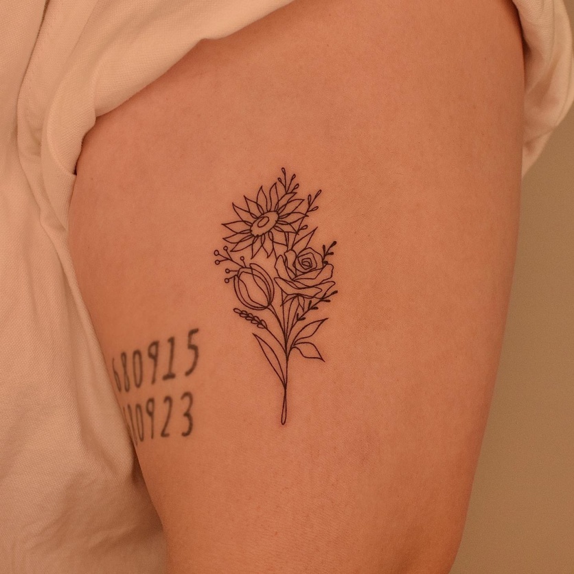 tatuagem de flor simples