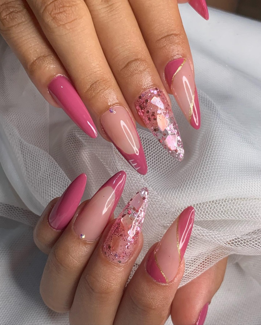 unhas rosas delicadas