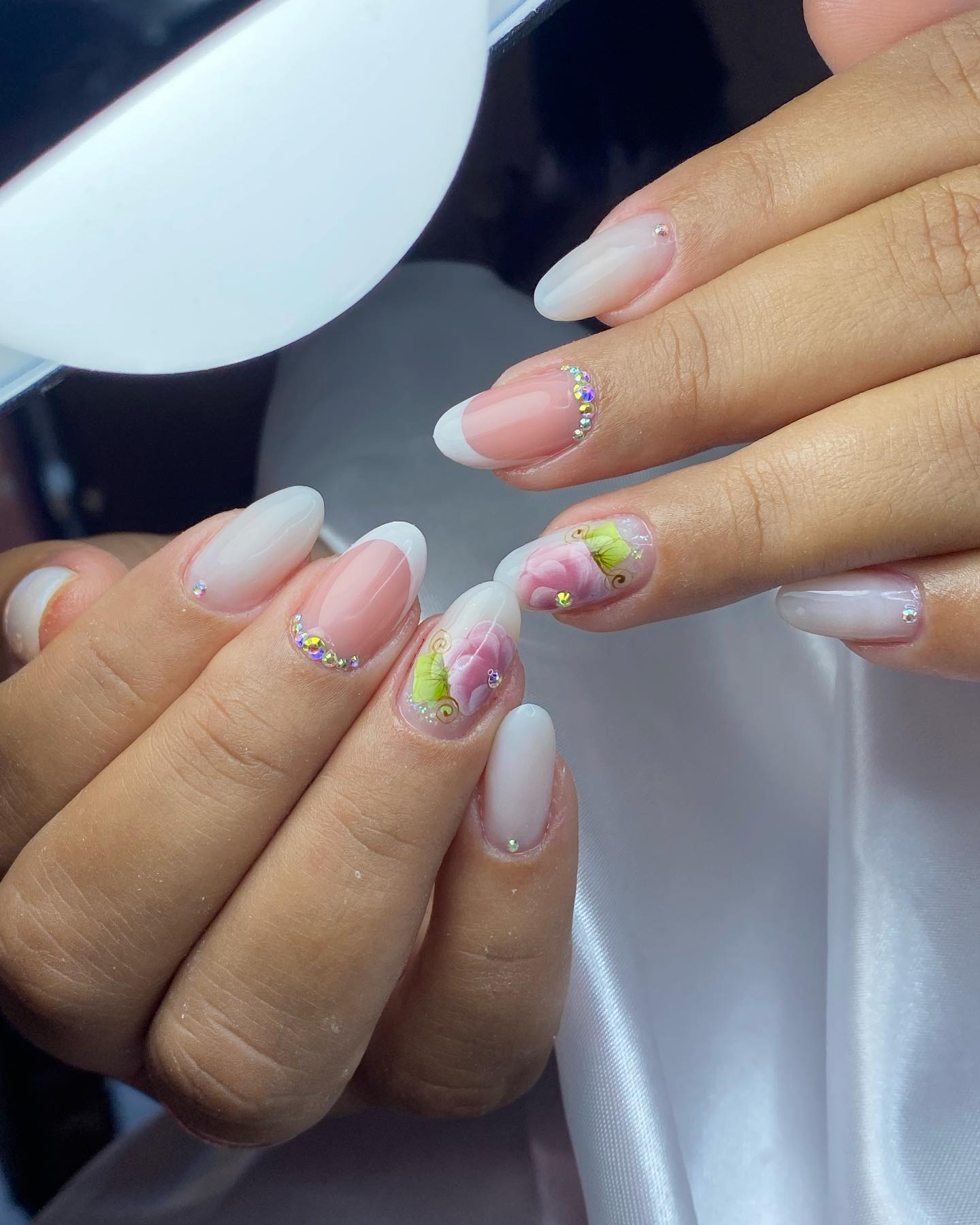 12 Estilos de Unhas Decoradas para Refletir Sua Personalidade – Innovatto  Blog