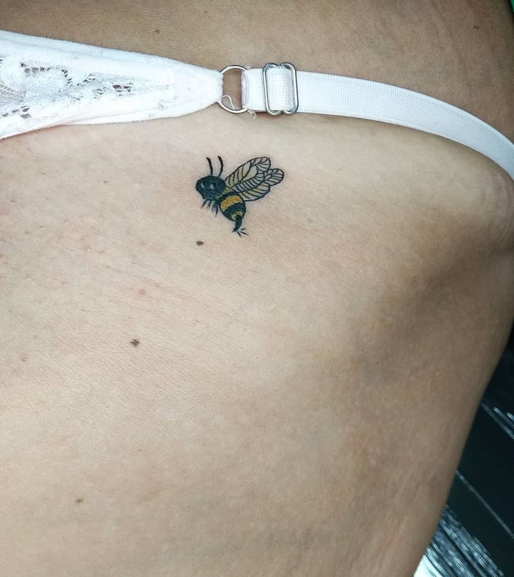 Tatuagem na virilha: 60 fotos e ideias para quem quer ousar