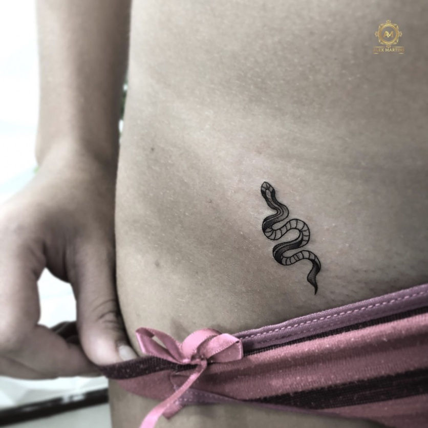 Tatuagem na virilha: 60 fotos e ideias para quem quer ousar
