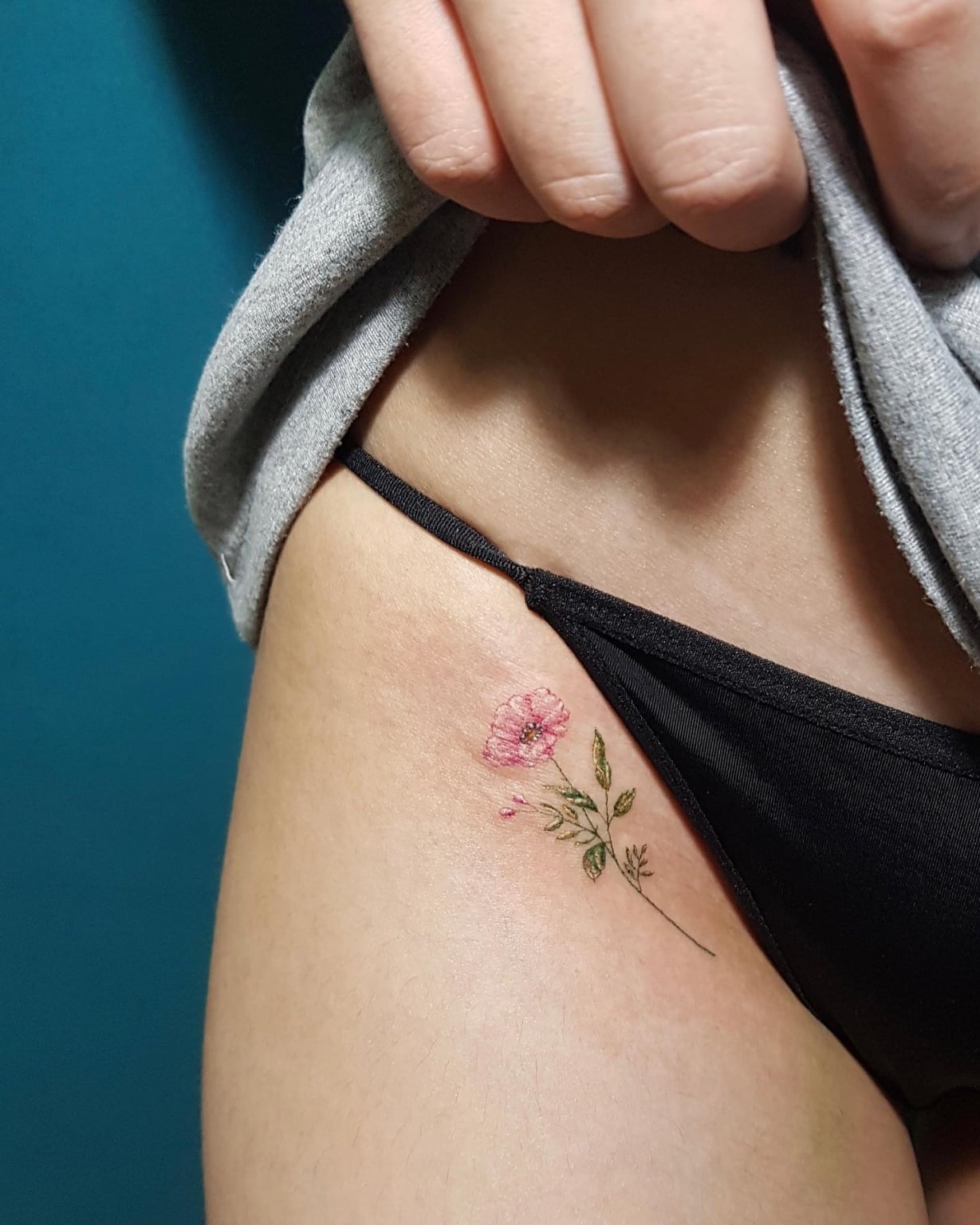 Tatuagem na virilha: 60 fotos e ideias para quem quer ousar