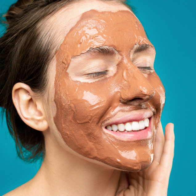 Argila vermelha: o segredo da máscara facial natural que viralizou no TikTok