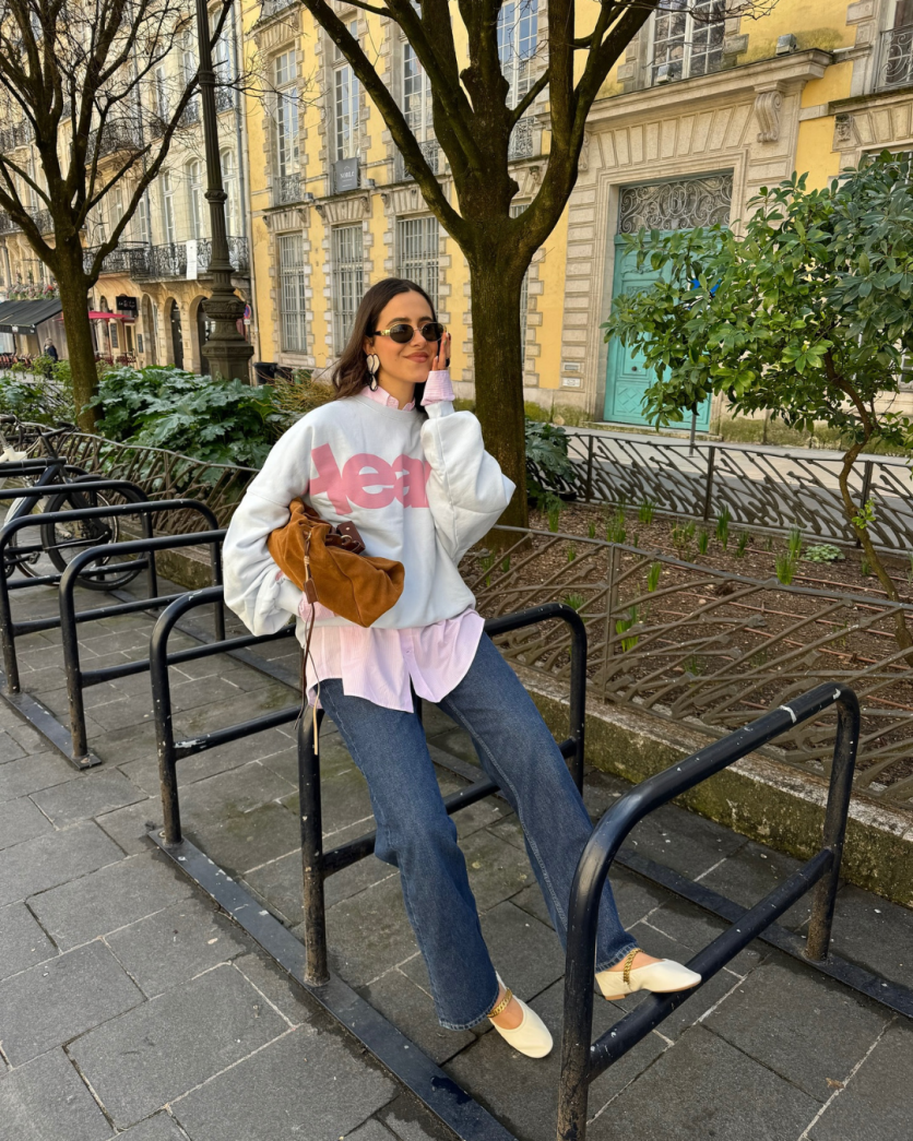 Look comfy chic que representa o estilo confortável e sofisticado do momento.