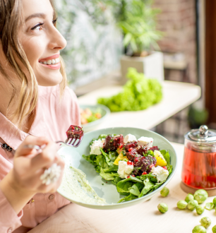 Skincare dinner: a nova tendência que mostra que beleza também vem do prato